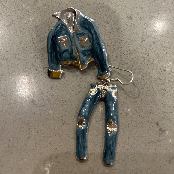 Canadian Tuxedo - Denim / Western / 90's / Jean Jacket - Enamel Earrings - Picture 1 of 4